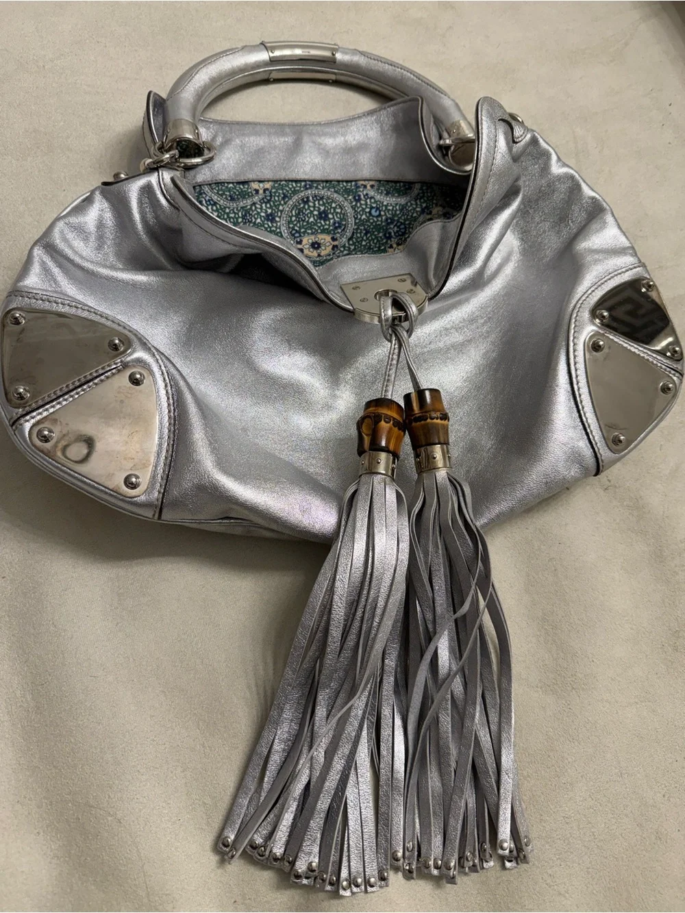 Gucci Metallic Silver Leather Tassel Shoulder Bag